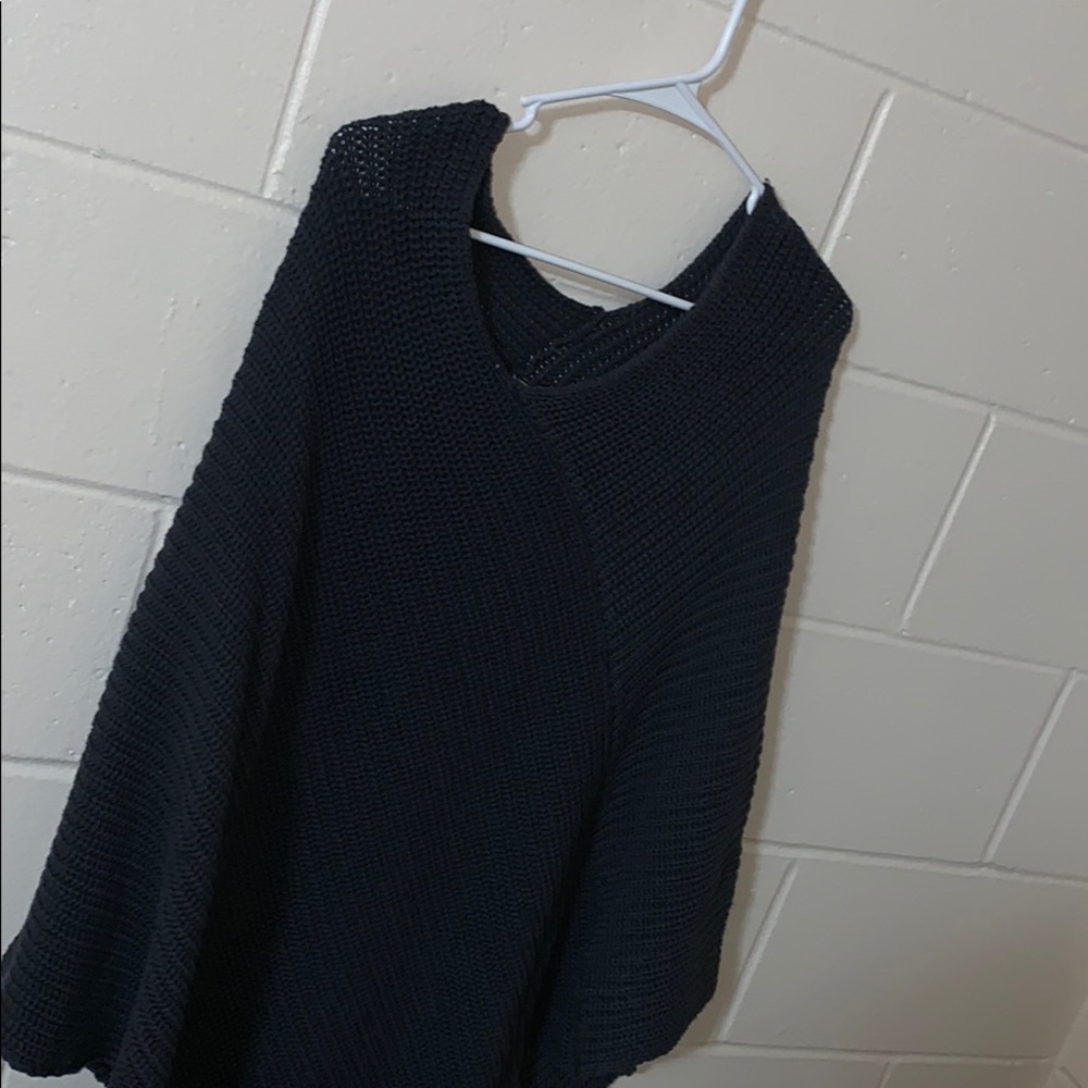 LOVEYOURMELON Charcoal Knit Shawl